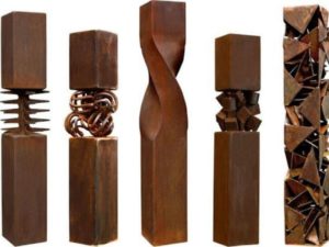Totem en acier corten : une décoration chic et tendance